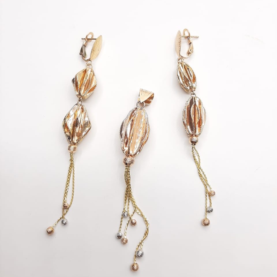 18kt exclusive pendant set