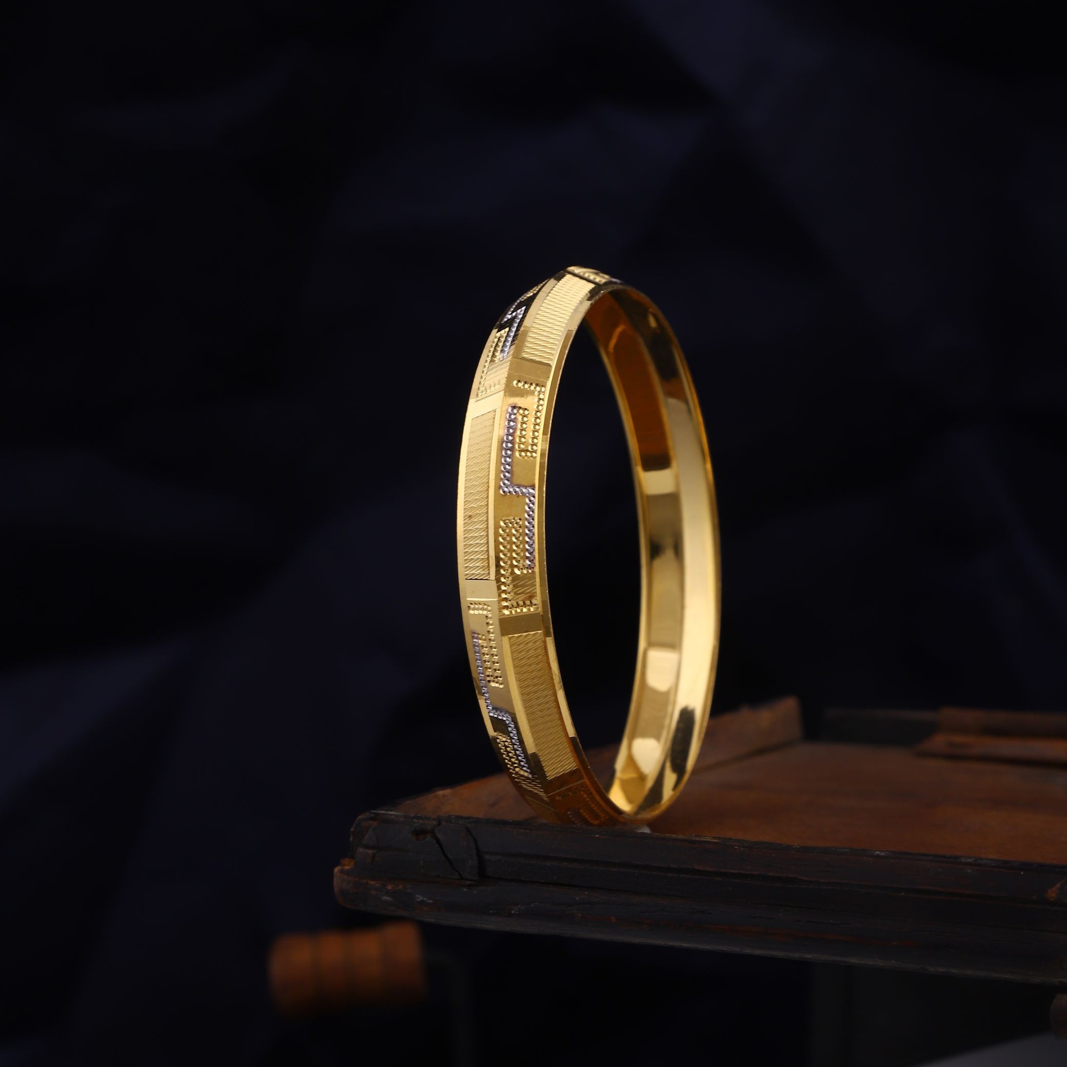 916 Gold Classy Gents Kada