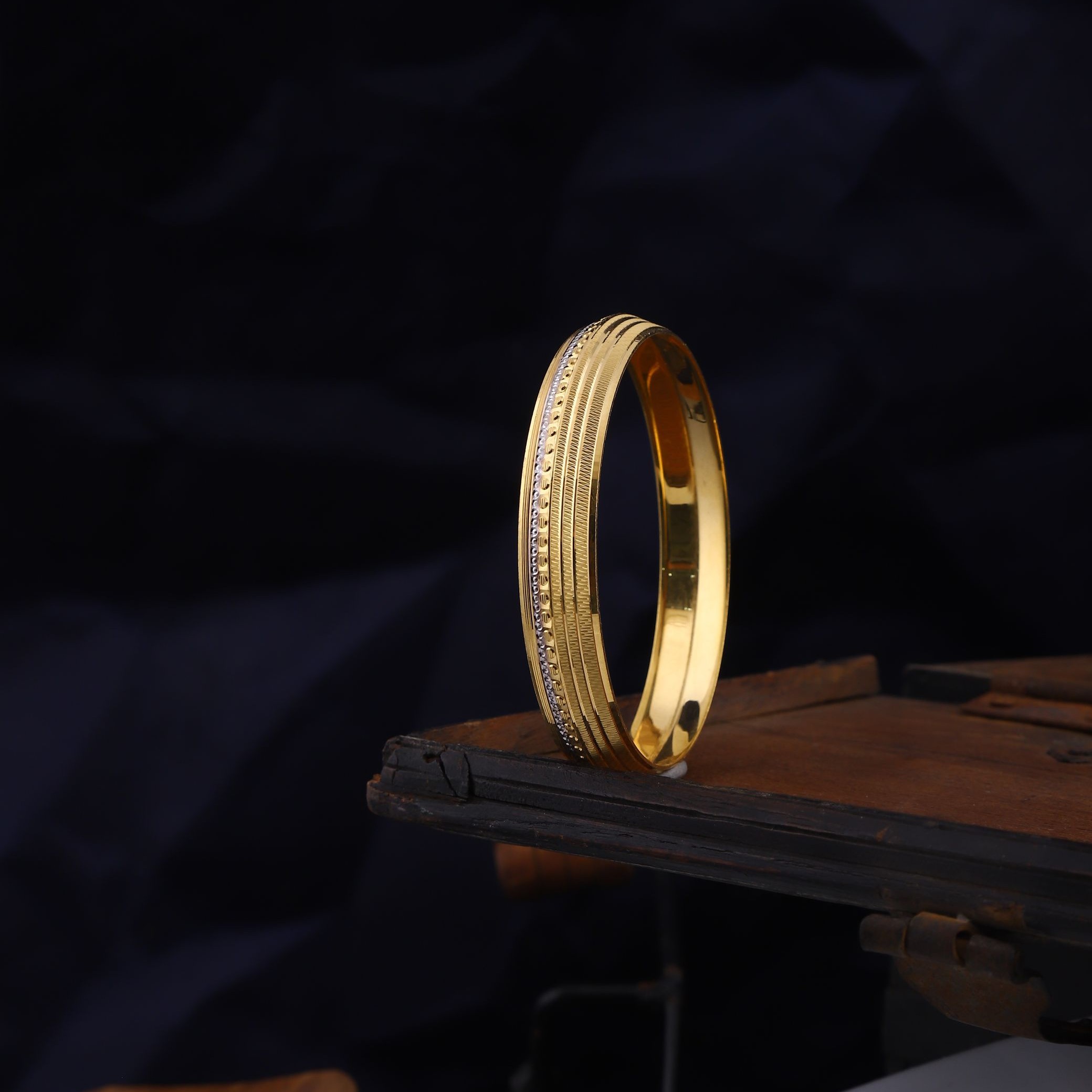 916 Gold Fancy Mens Kada