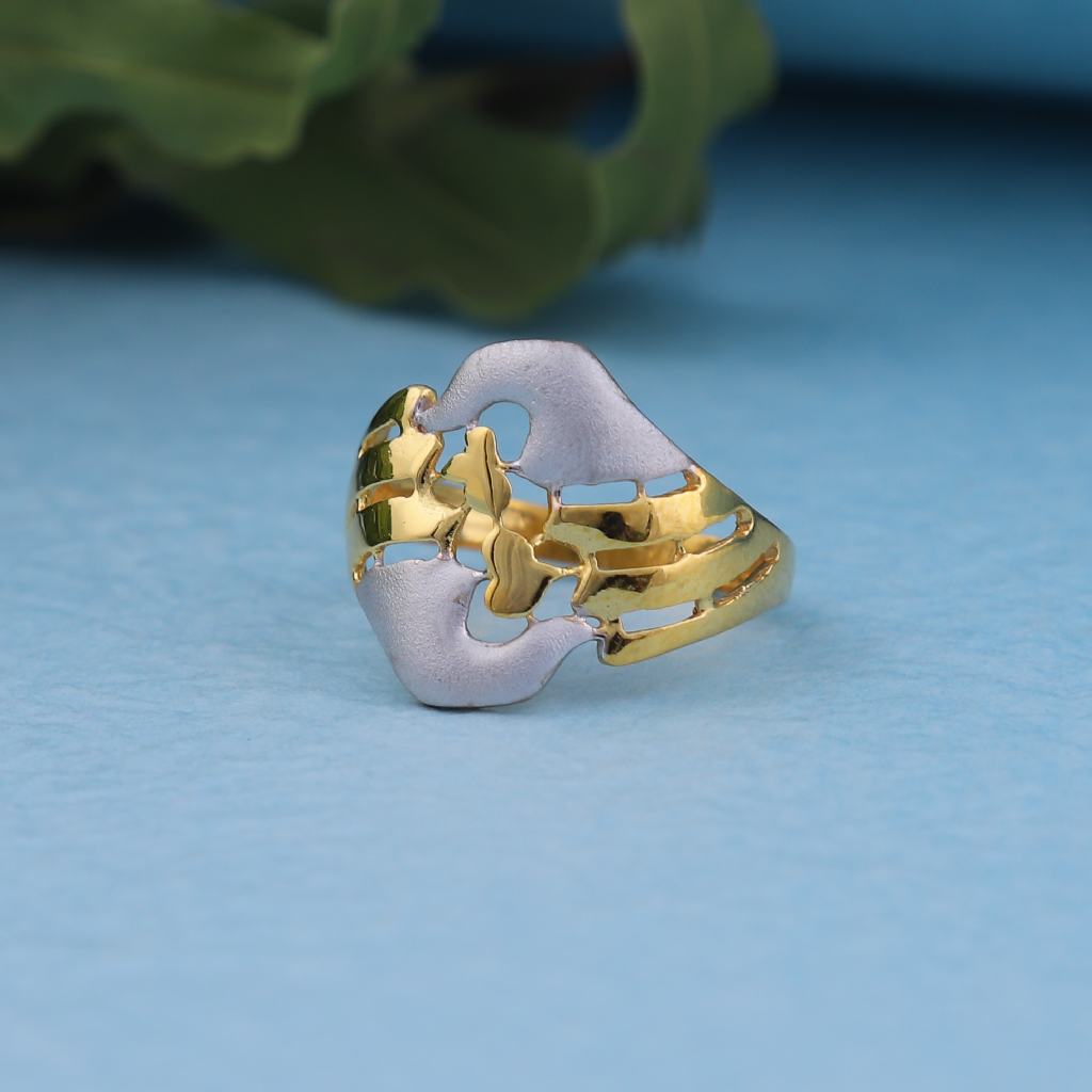 Plain Gold ladies ring