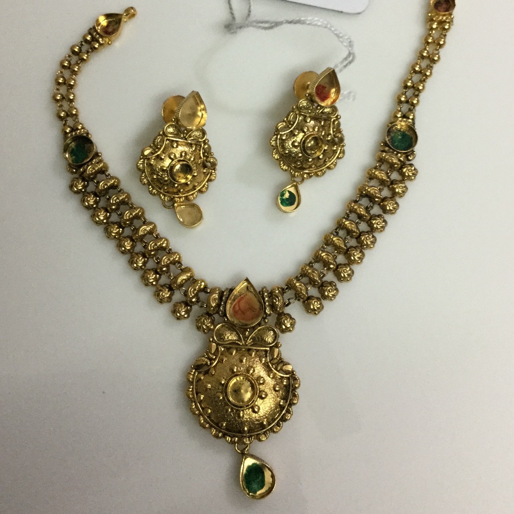 22KT Gold Ladies Designer Necklace Set Yellow