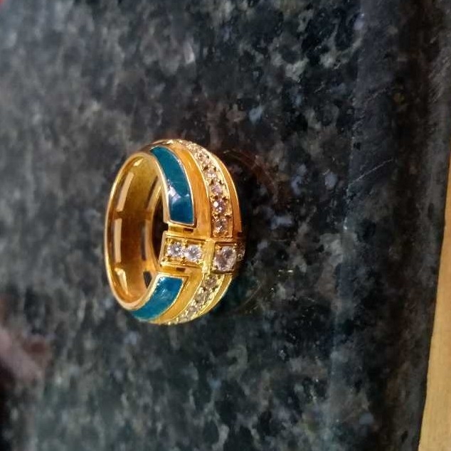 Real dimond ring