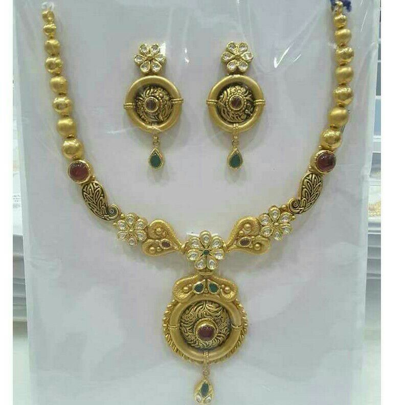 22K / 916 Gold Antique Jadtar Necklace Set