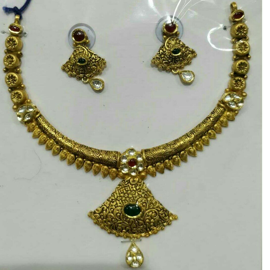 22KT/916 Yellow Antique Gold Ladies Jadtar Bridal Necklace Set