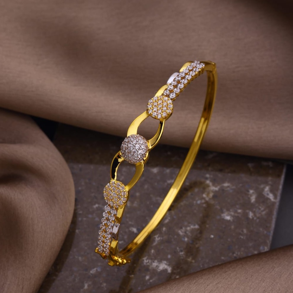 Gold INFINITY SHAPE BRACELET