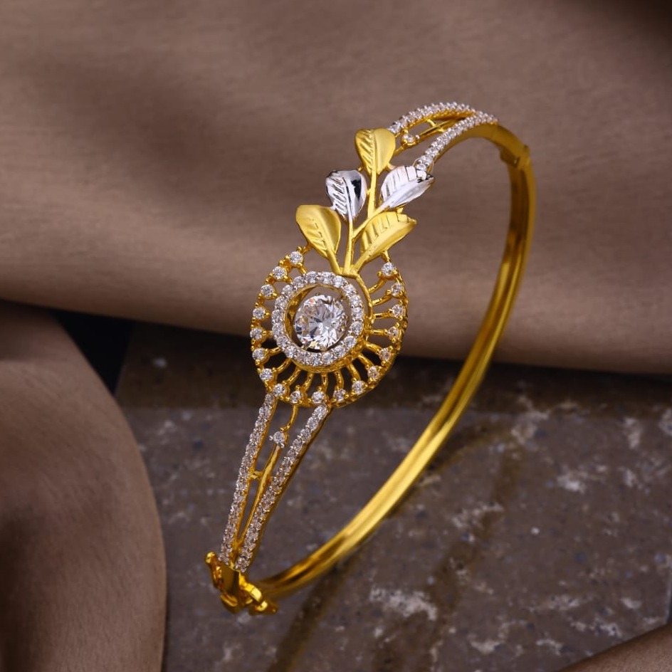 Gold fancy bracelet
