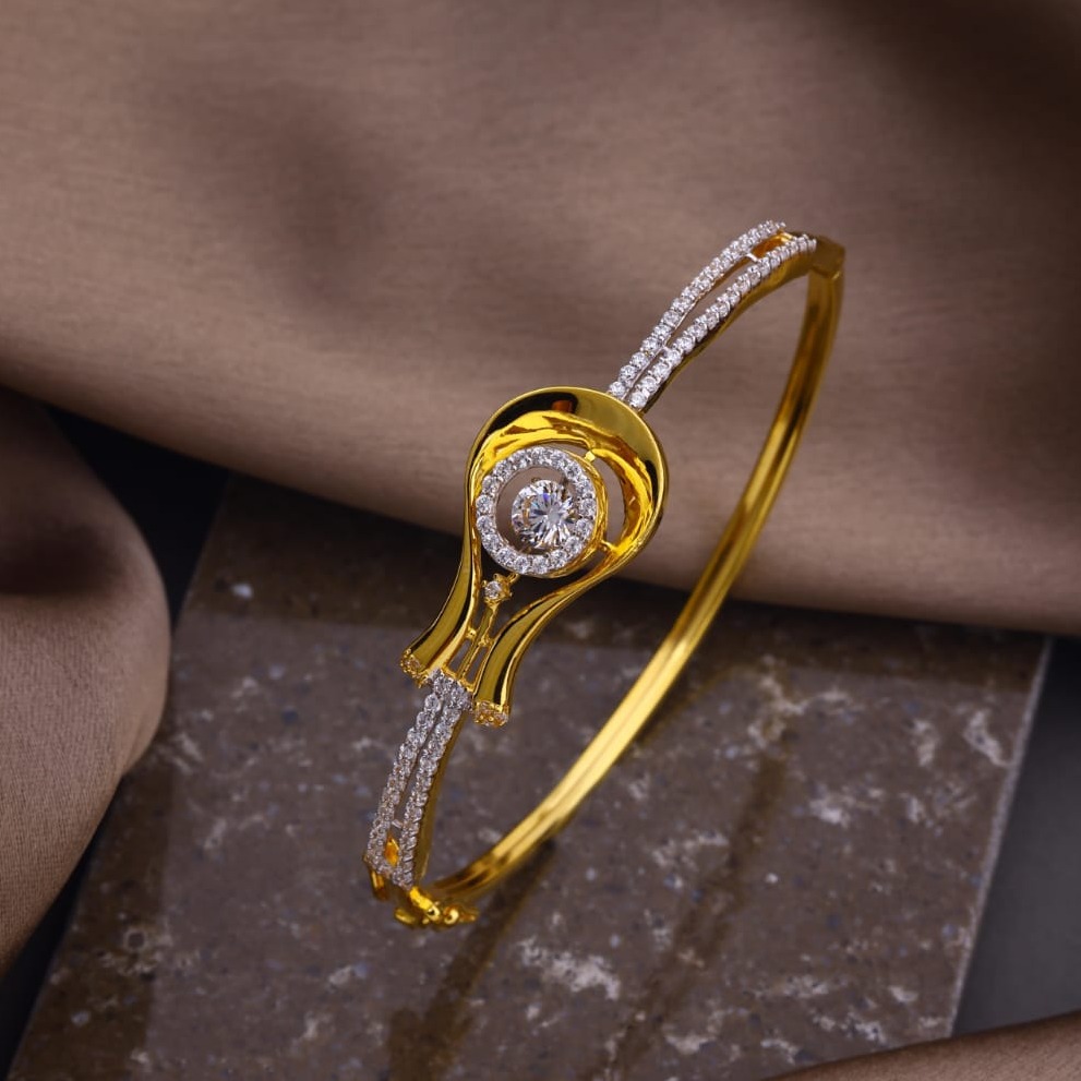 Gold fancy bracelet