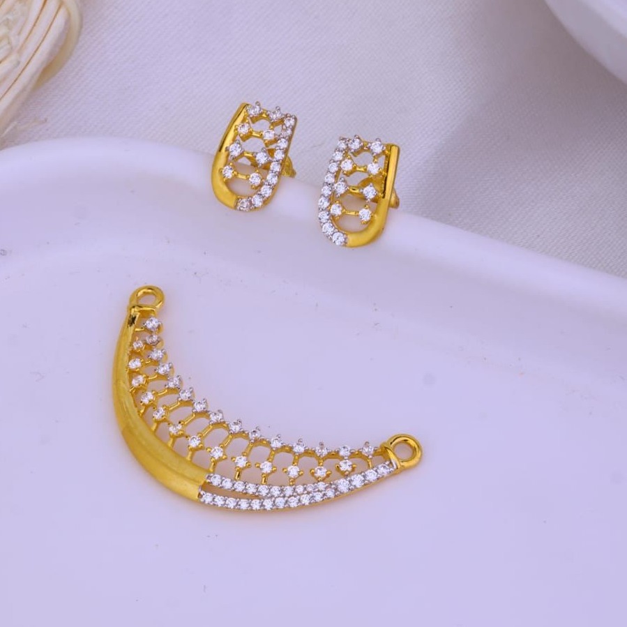 22K Gold Hallmarked Delicate Mangalsutra Pendant Set