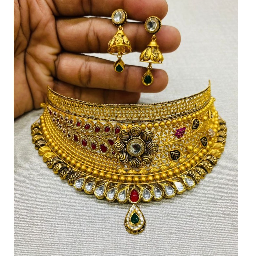 GOLD CHOKER SET