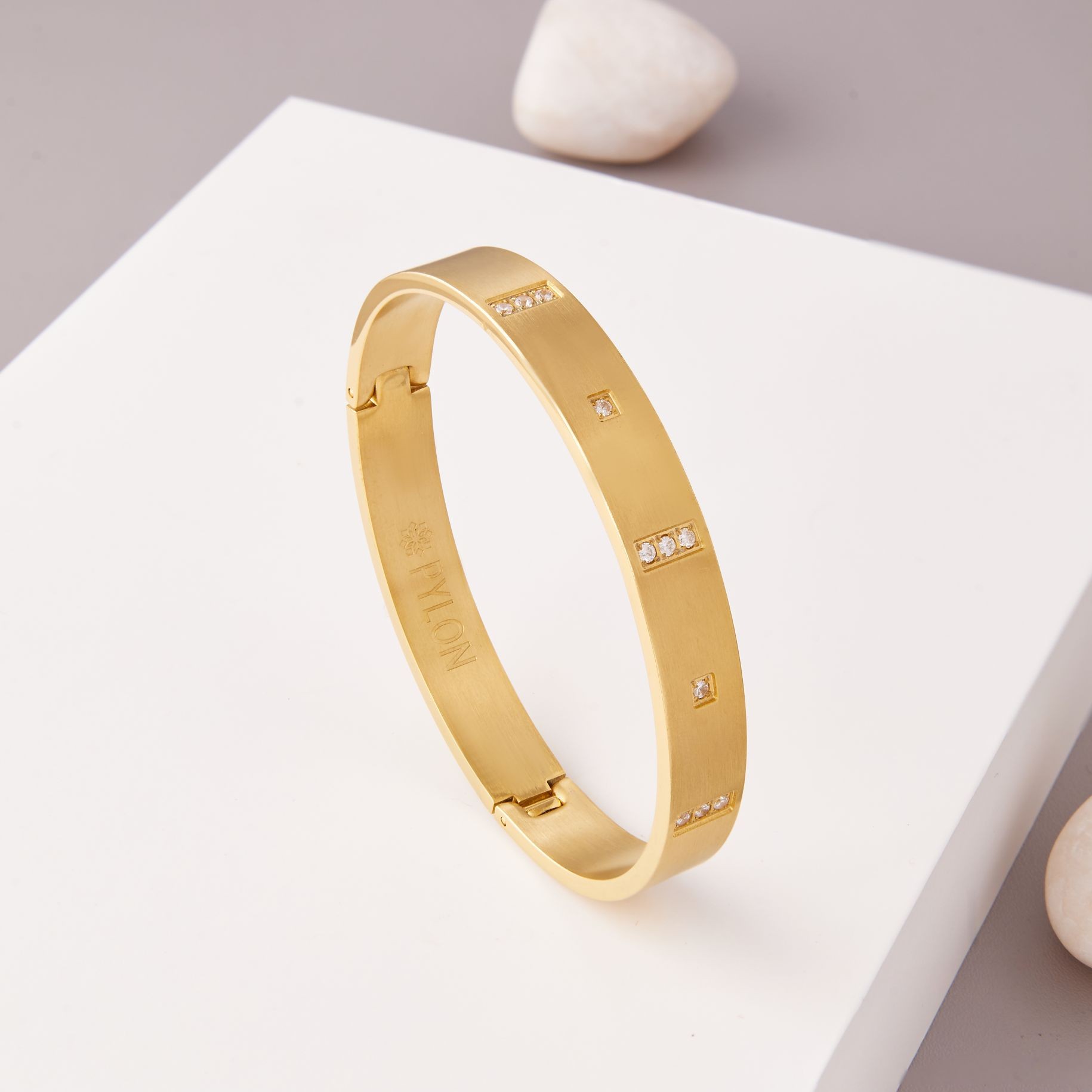 The nomad in gold Bracelet