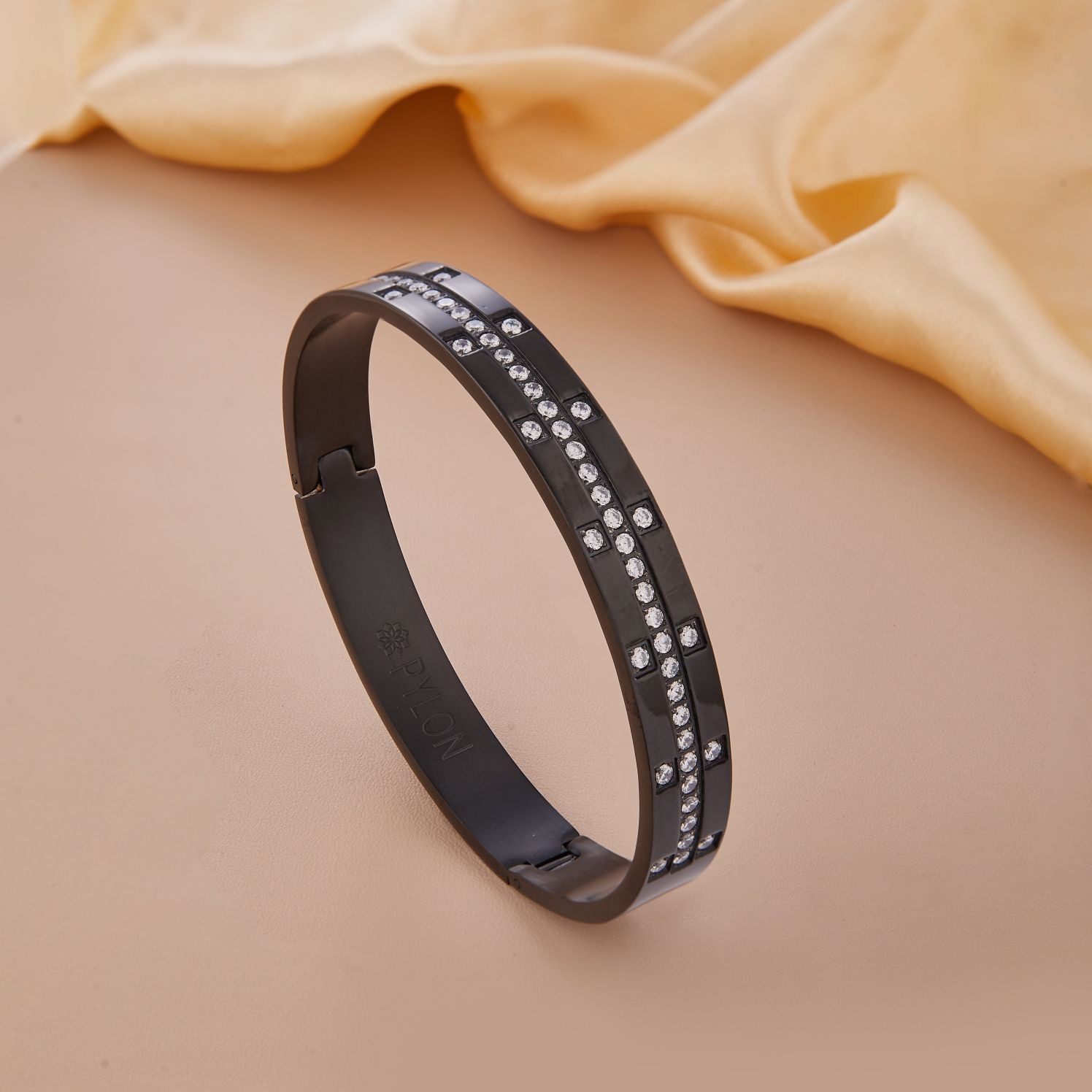 Same as lumina noir above Bracelet