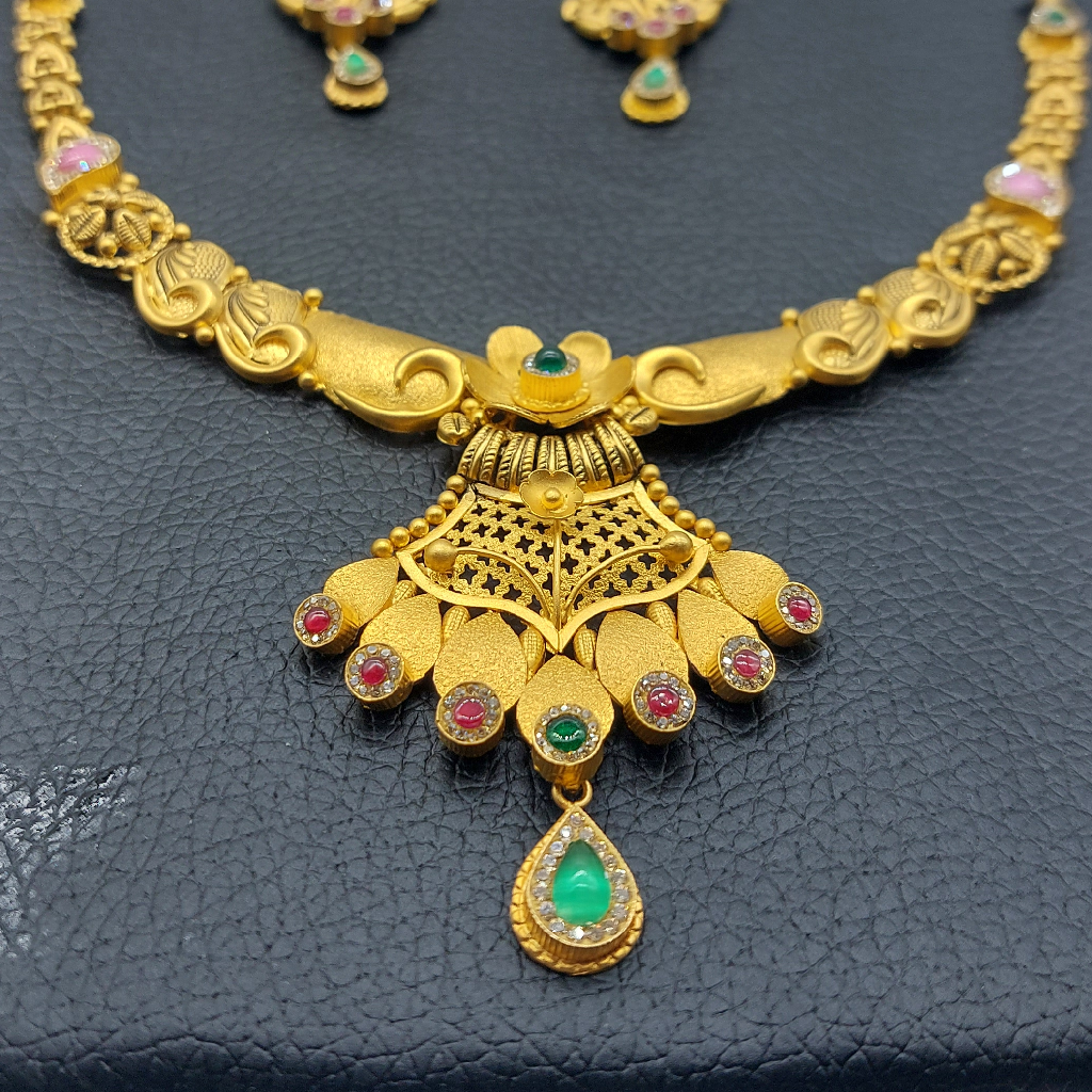 Gold Antique Necklace Set - Image 3