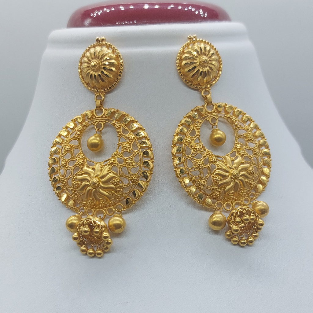 Gold Traditional earrings - Image 2