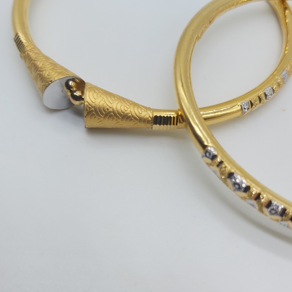 Gold stylish fancy bangles - Image 2