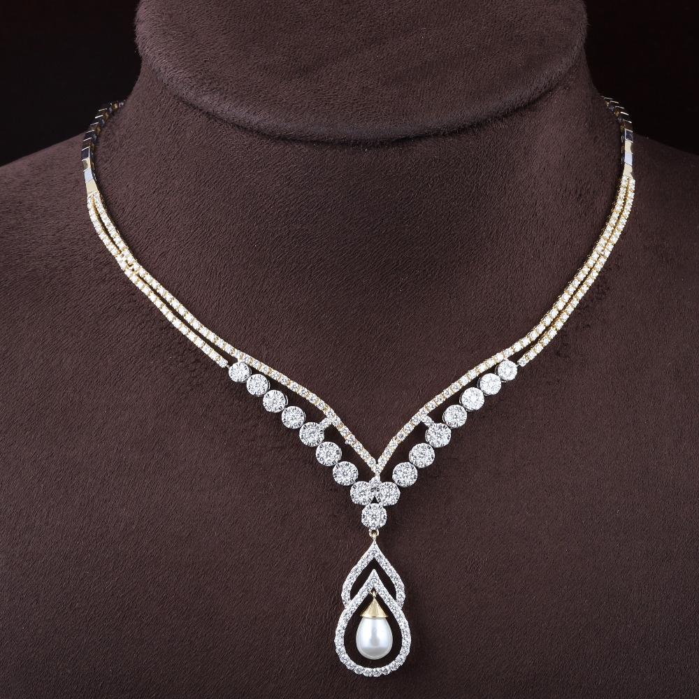 18kt yellow gold drop shaped diamond necklace