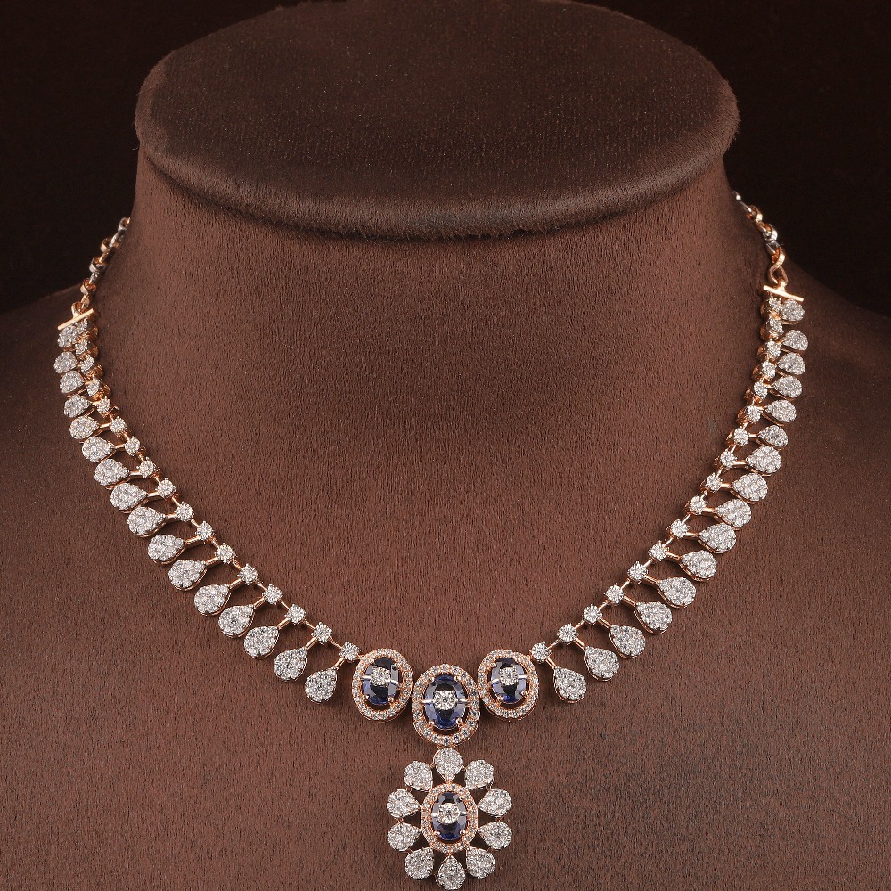 18kt rose gold flower shaped diamond necklace