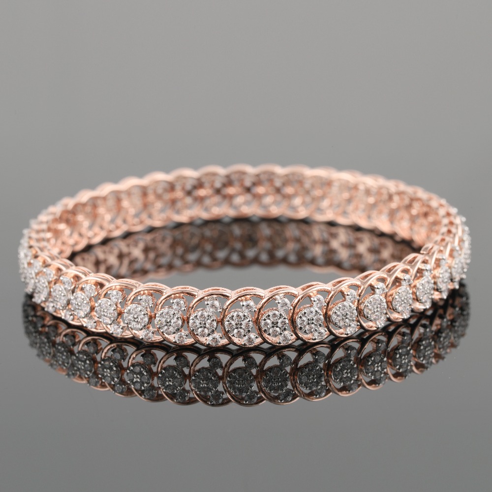 18kt designer diamond bangle