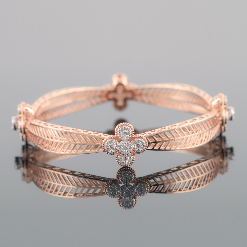 18kt rose gold designer diamond bangle