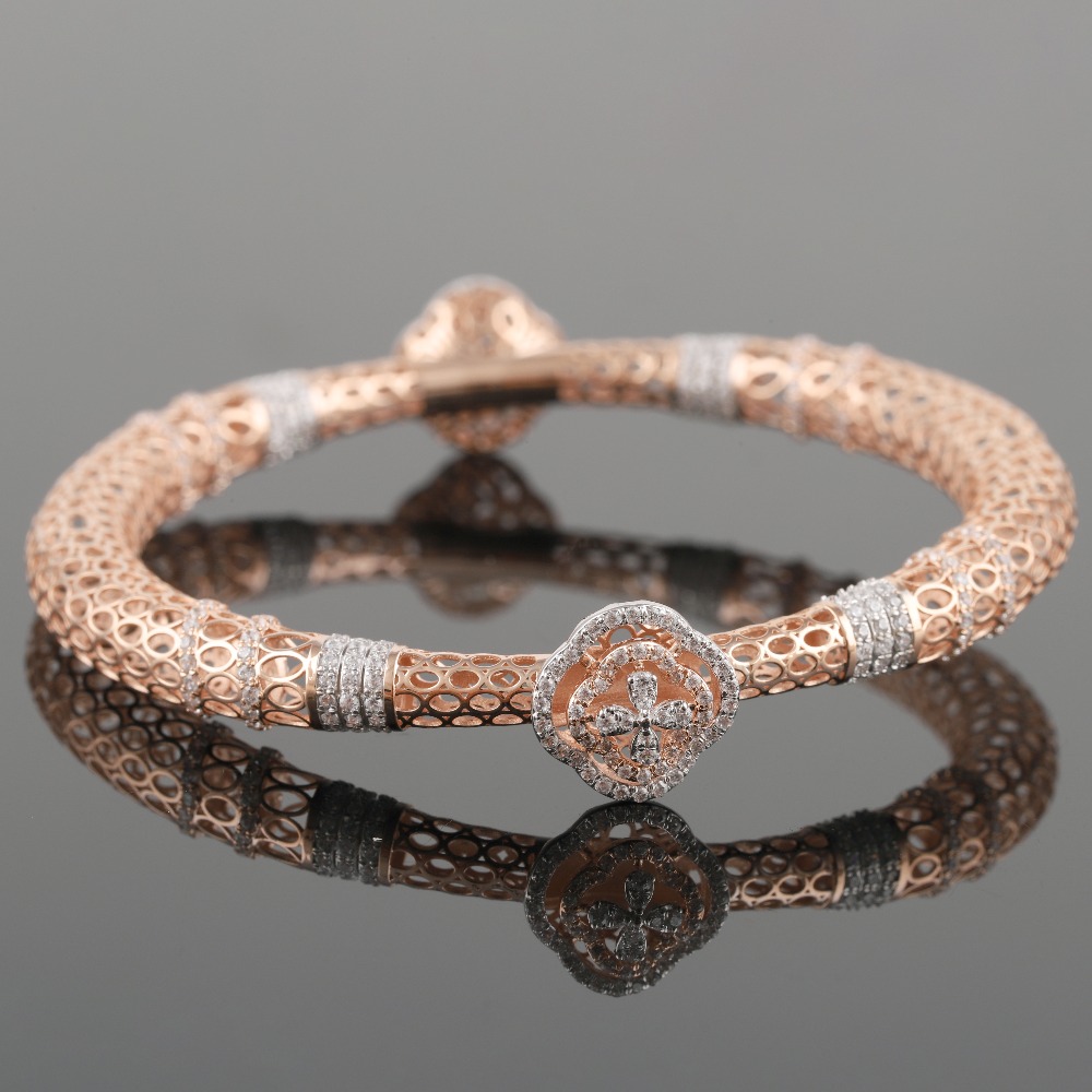 18kt rose gold diamond bangle