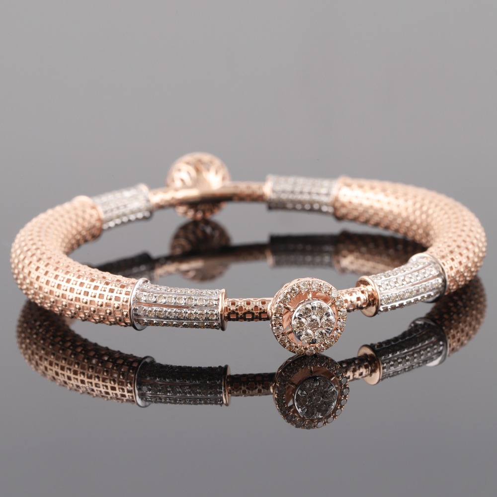 18kt designer diamond bangle