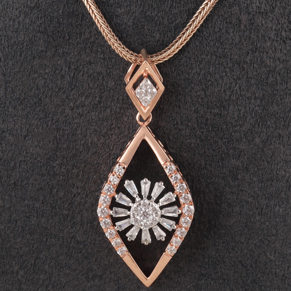 18kt flower shaped diamond pendant
