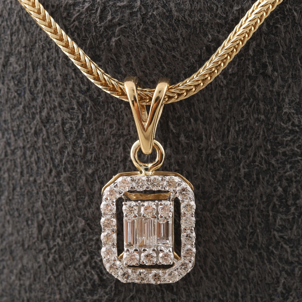 18kt designer diamond pendant