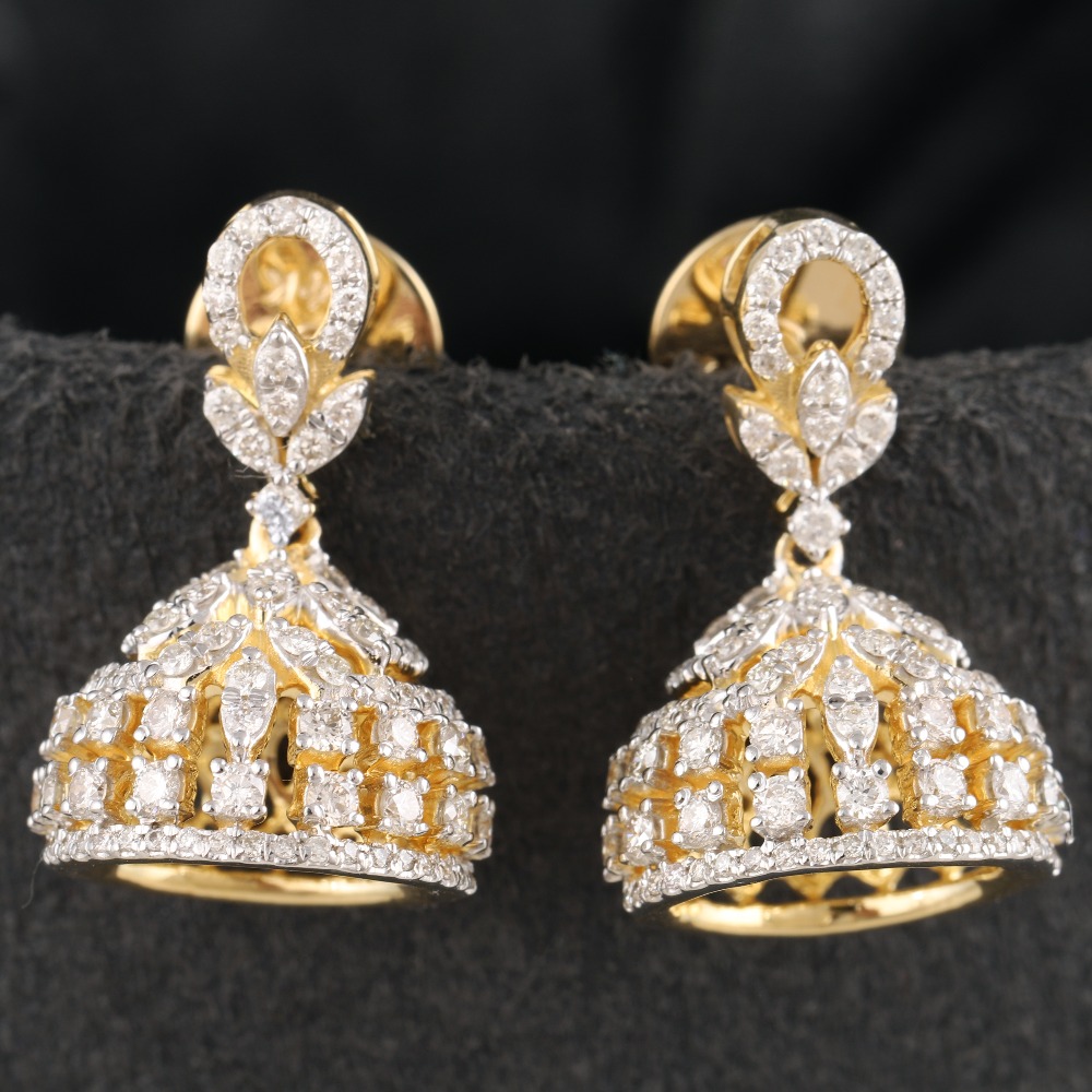 18kt designer diamond earrings