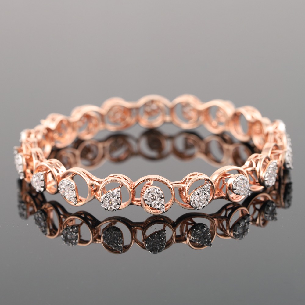 18Kt Gold Fine Design Diamond Bracelet