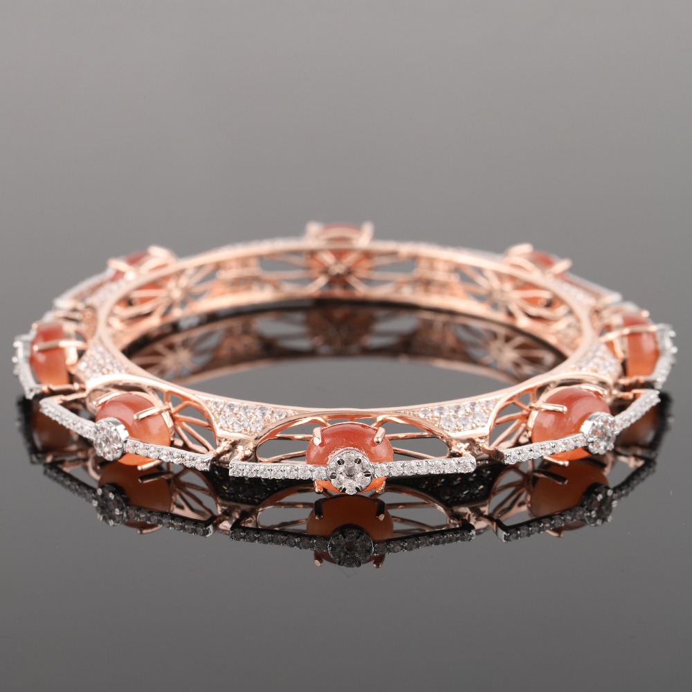 18Kt Gold Sparkling Diamond Bracelet