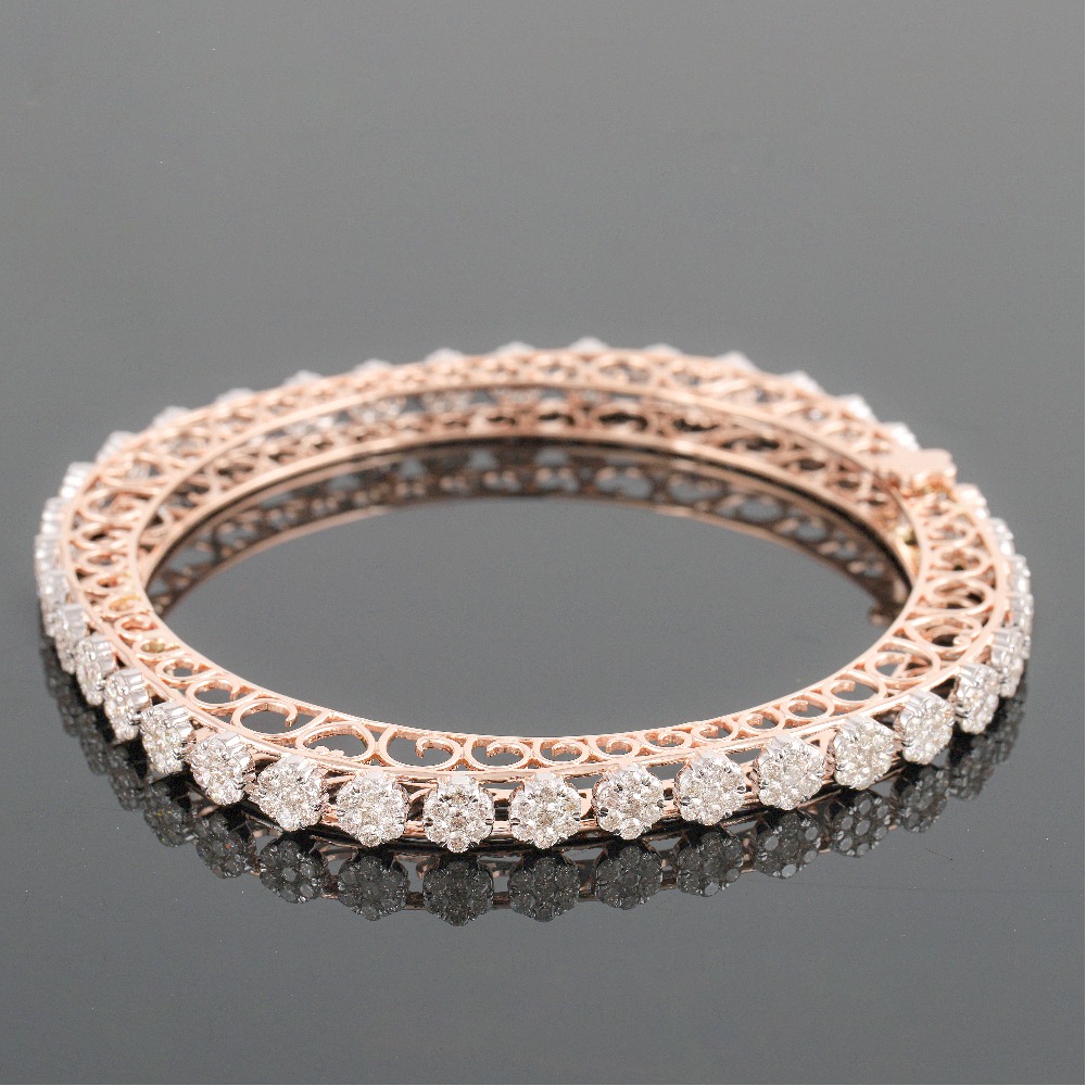 18Kt Gold Stylish Diamond Bracelet