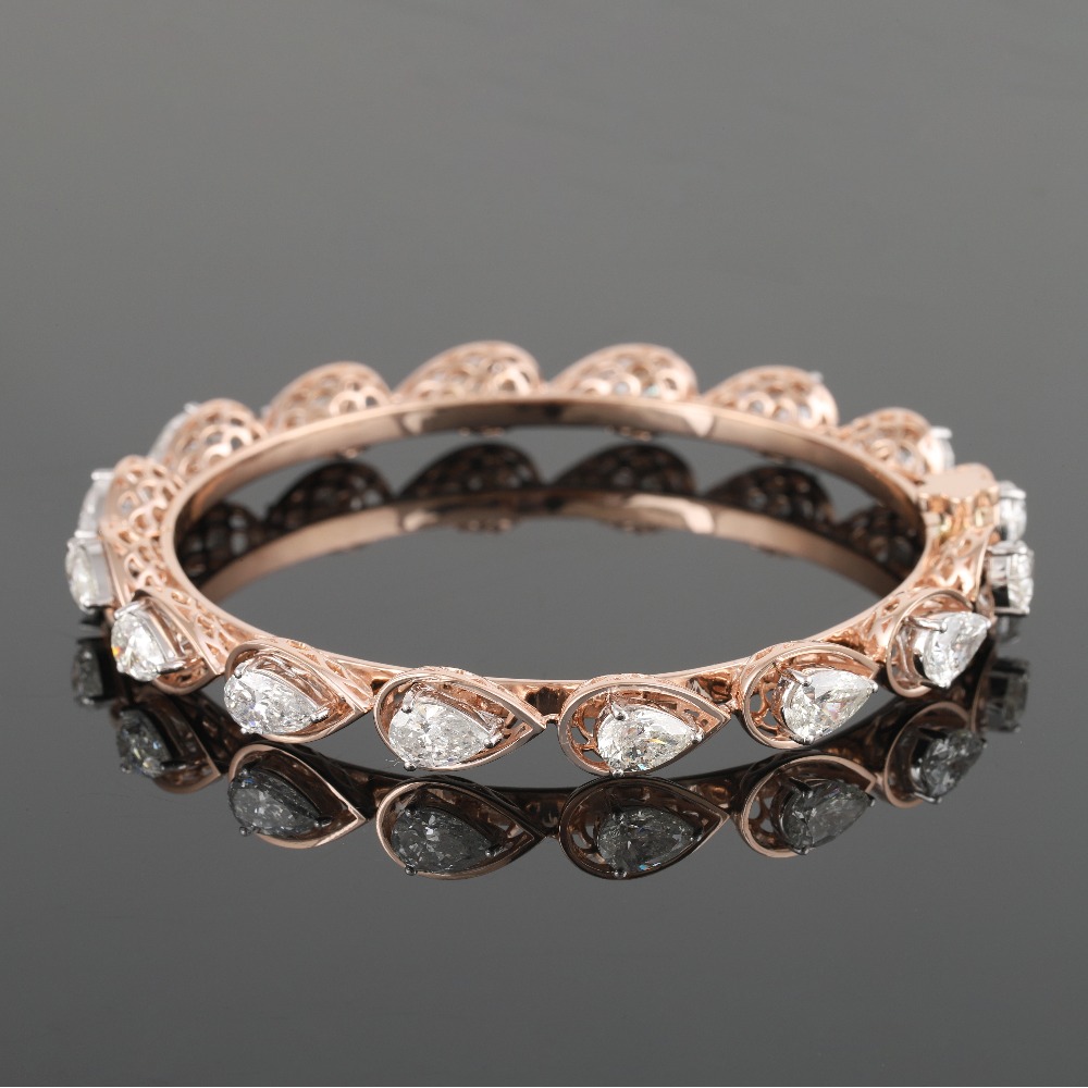 18Kt Gold Fancy Diamond Bracelet