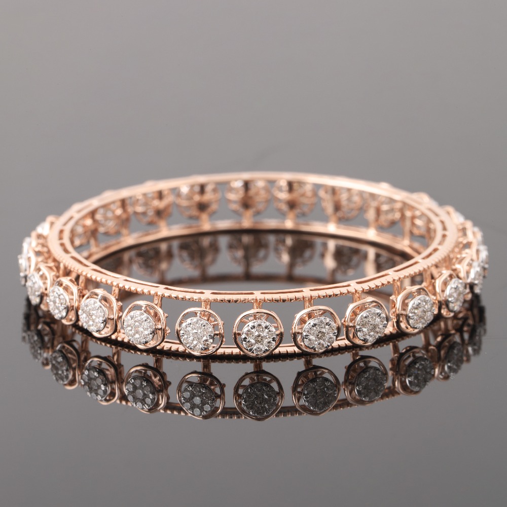 18Kt Gold Modern Diamond Bracelet