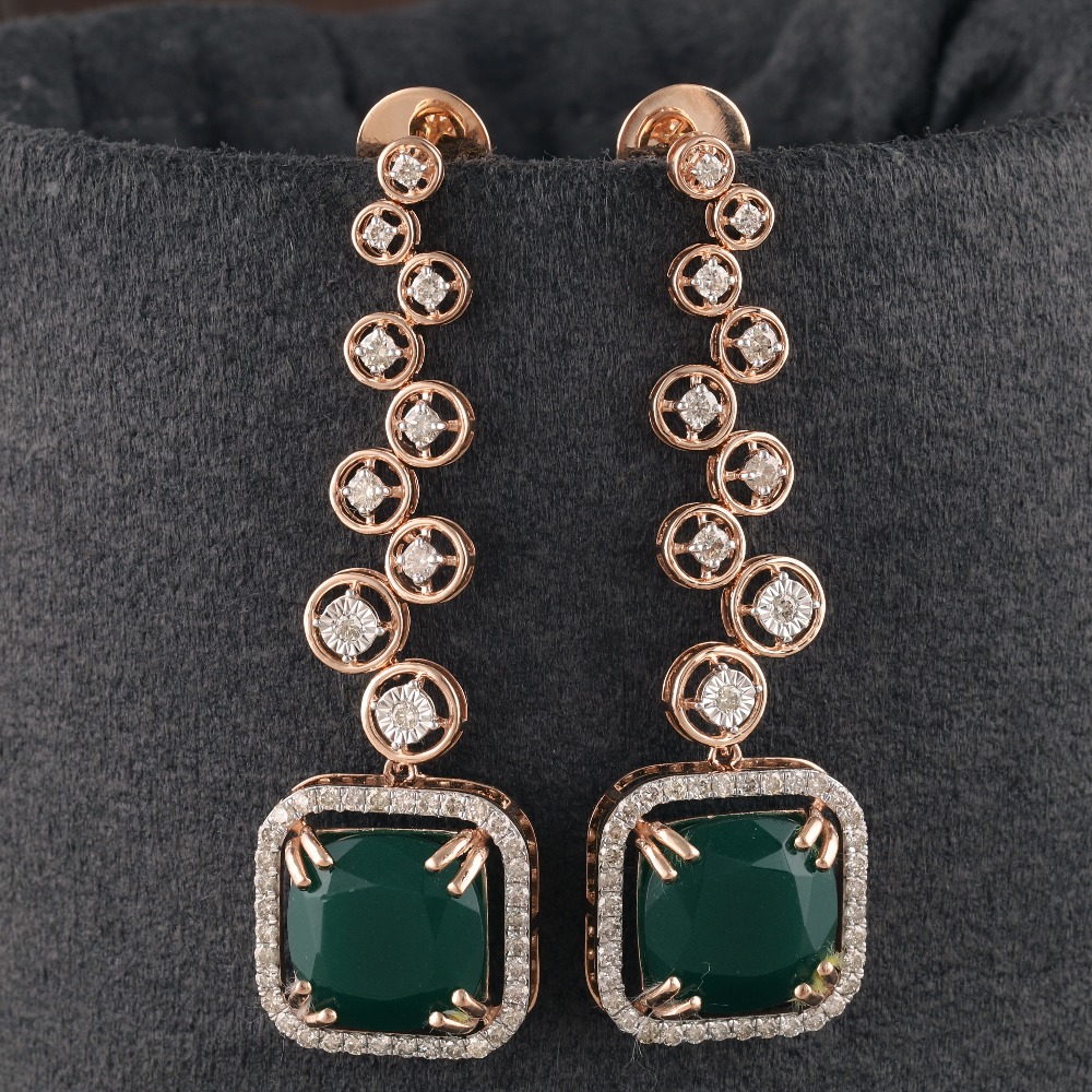 18Kt Gold Designer Diamond Earring