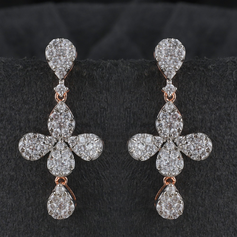 18Kt Gold Delicate Diamond Earring