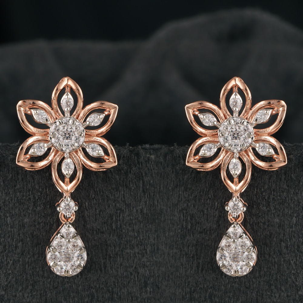 18Kt Gold Stylish Diamond Earring