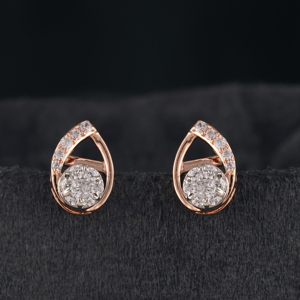 18Kt Gold Dazzling Diamond Earring