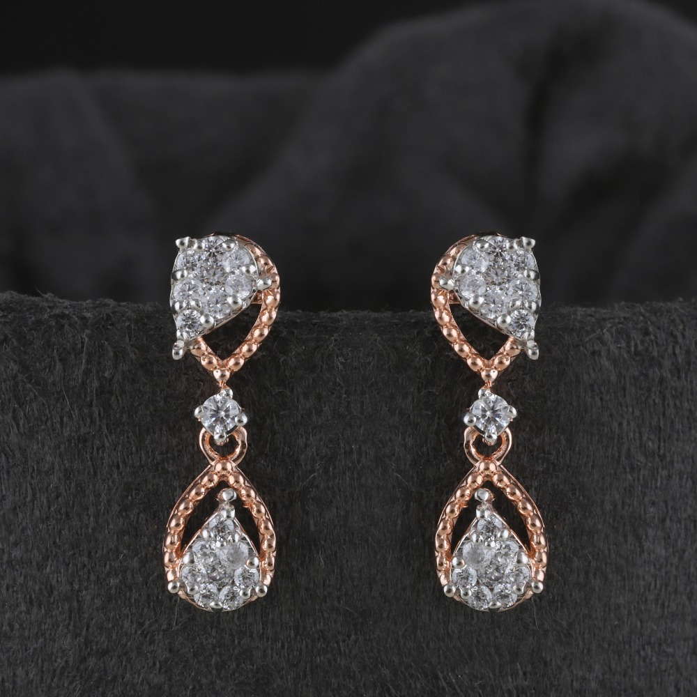 18Kt Gold Designer Diamond Earring