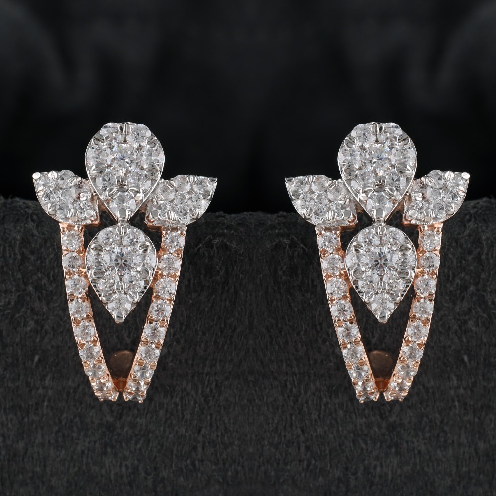 18Kt Gold Gorgeous Design Diamond Earring