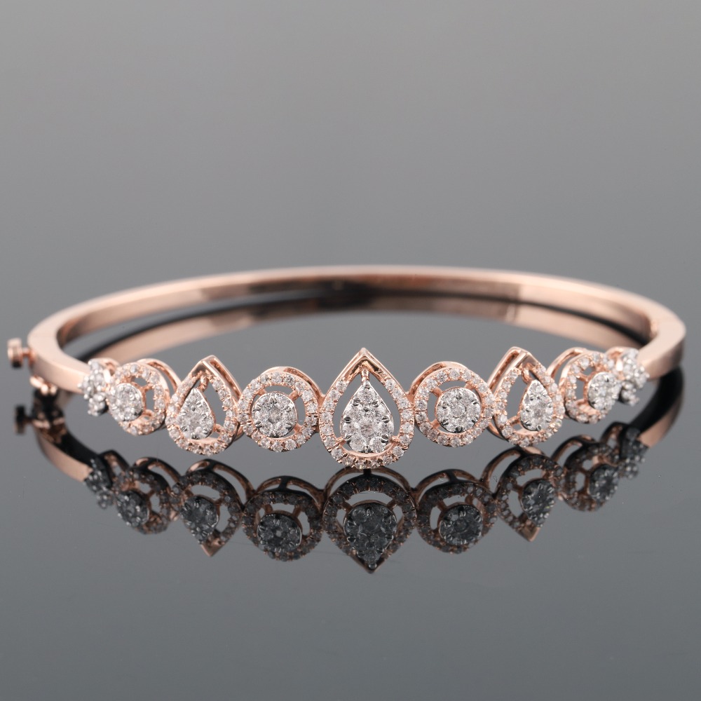 18Kt Gold Stunning Diamond Bracelet