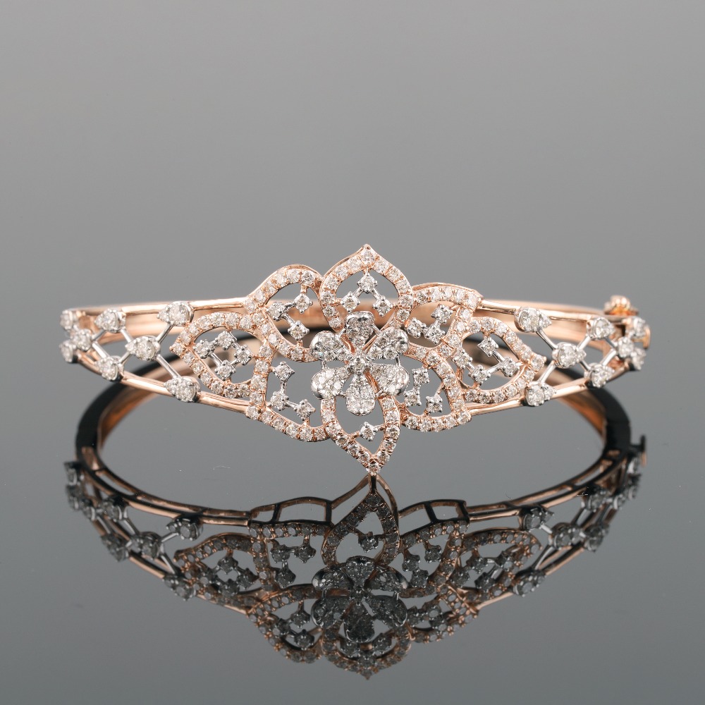 18Kt Gold Delite Diamond Bracelet