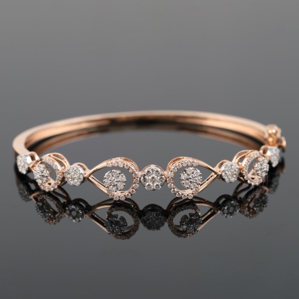 18Kt Gold Elegant Diamond Bracelet