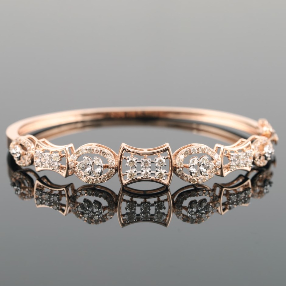 18Kt Gold Unique Diamond Bracelet
