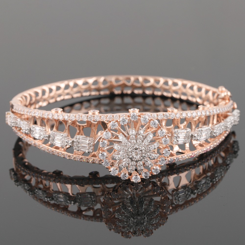 18Kt Gold Fancy Diamond Bracelet