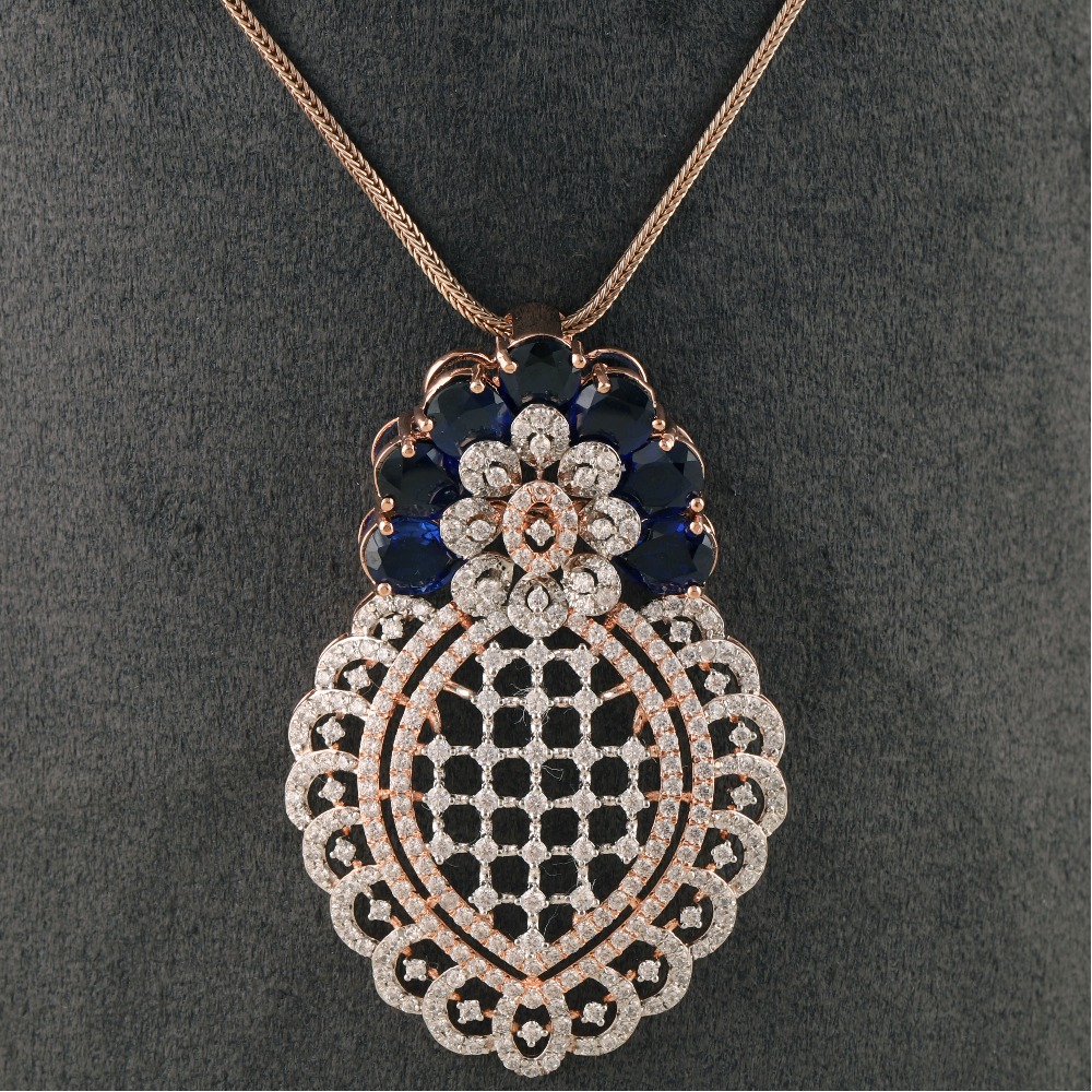 18K Gold Stunning Diamond Pendant