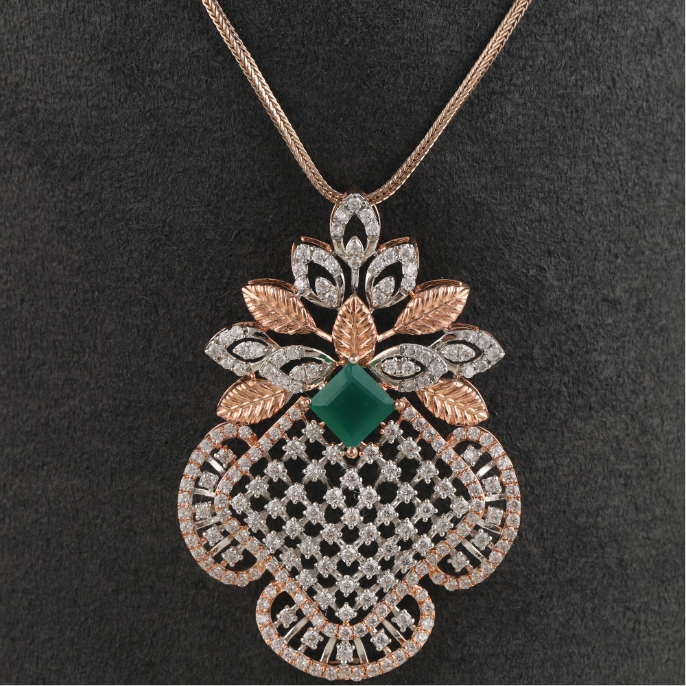 18K Gold Trending Diamond Pendant