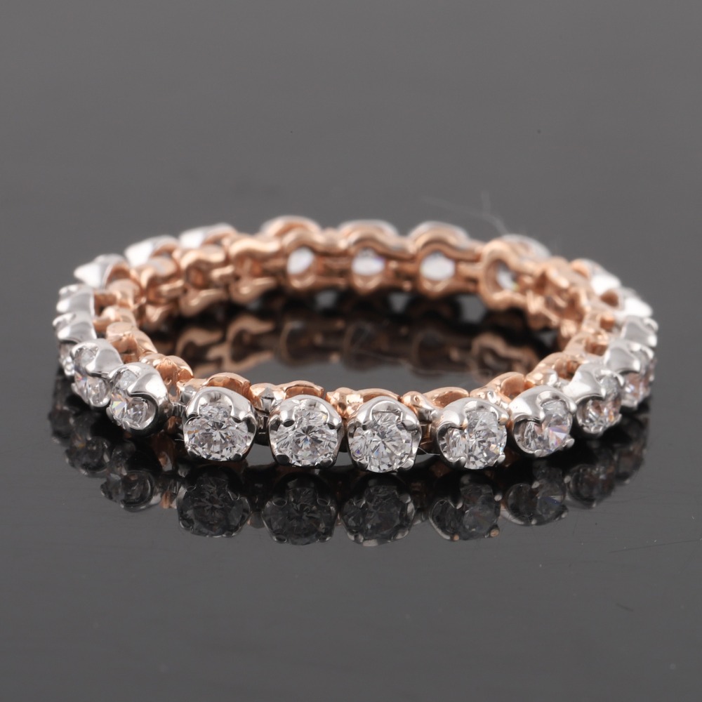 18K Gold Modern Diamond Ring
