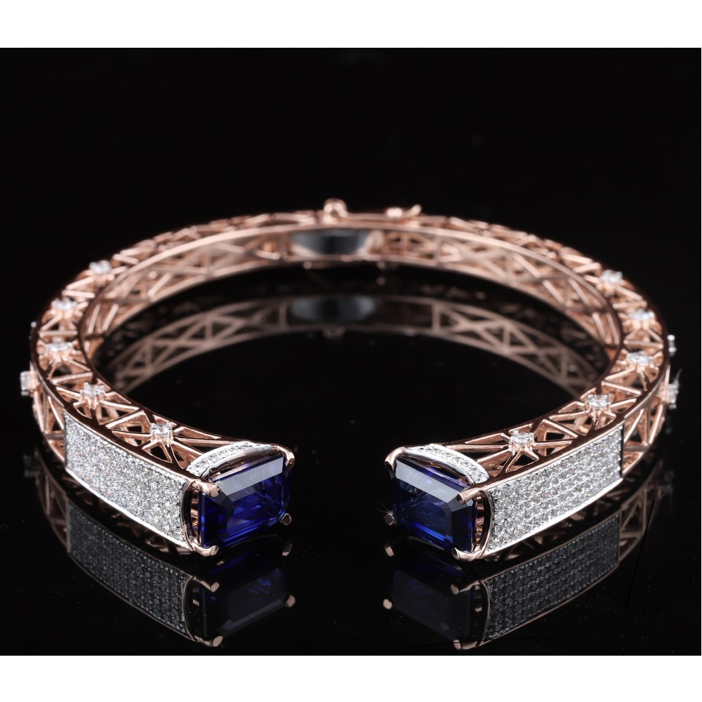 18KT Gold Dazzling Diamond Bangle