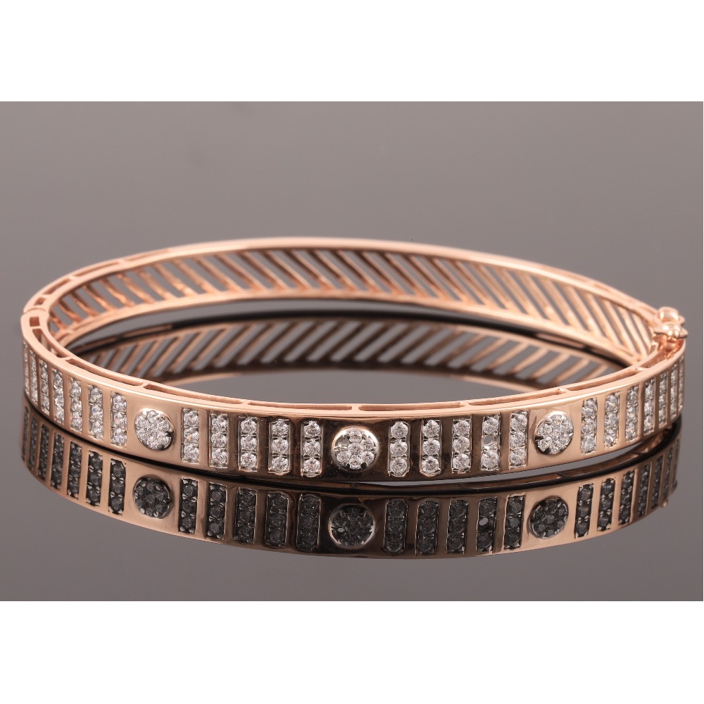 18KT Gold Pretty Diamond Bracelet