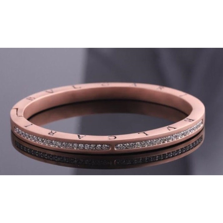 18KT Gold Trending Diamond Bracelet