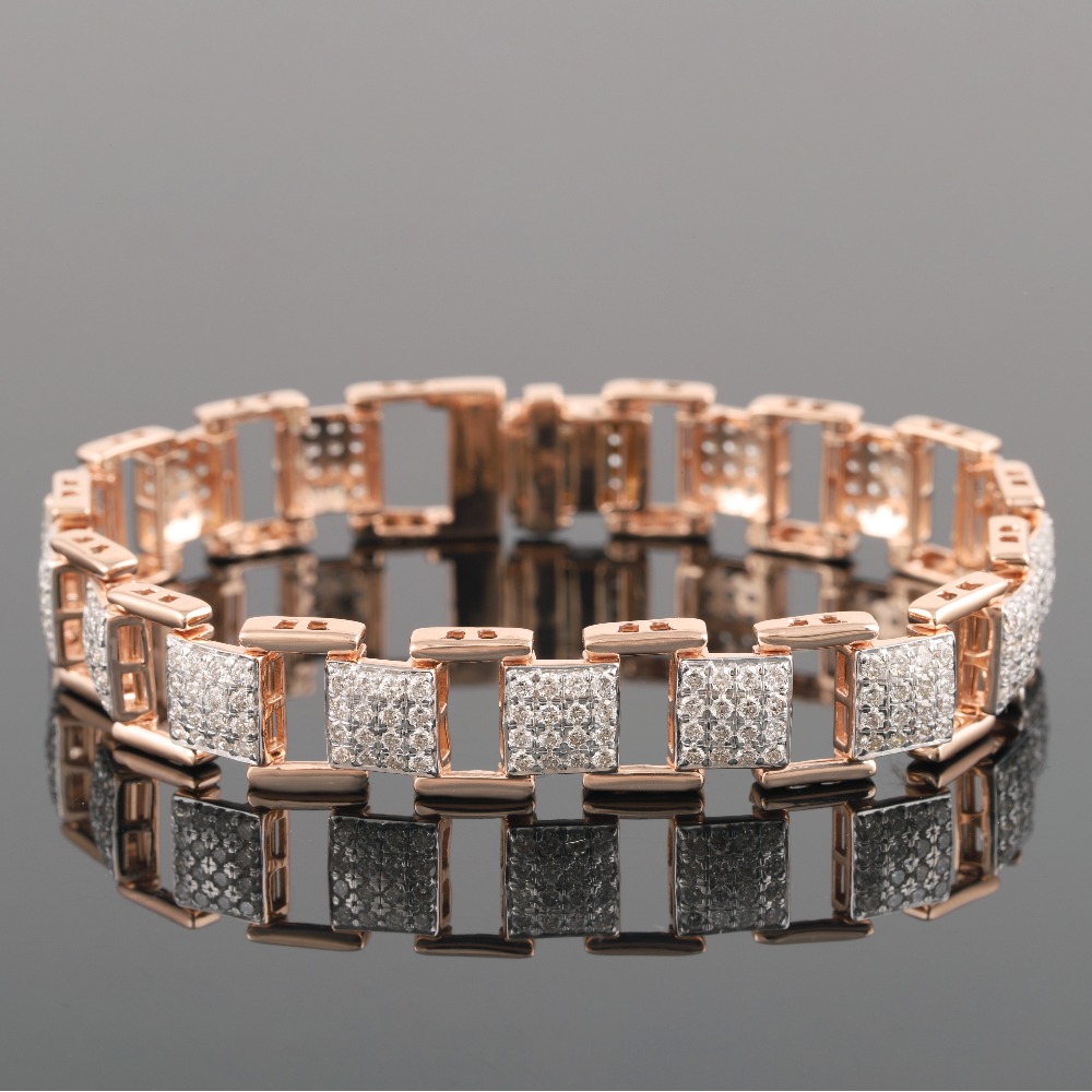 18KT Gold Unique Diamond Bracelet